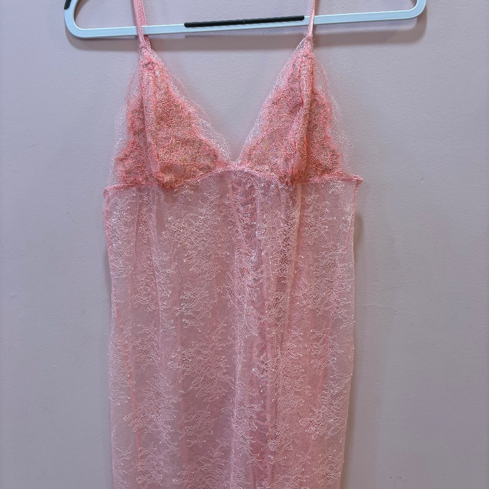VICTORIA'S SECRET LINGERIE
